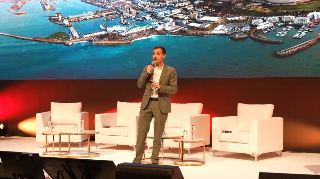 Selectour’s New AI Aims to Fix The Booking Handoff Problem