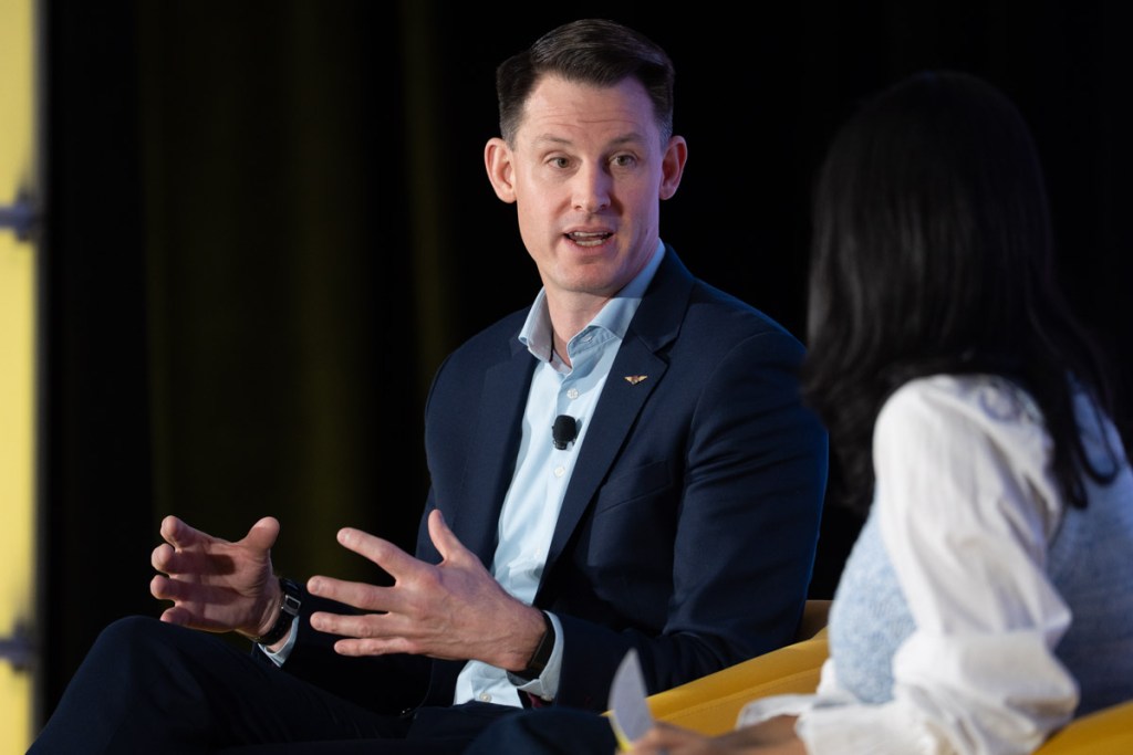 Alaska Airlines Leans on Hawaiian For Global Expansion