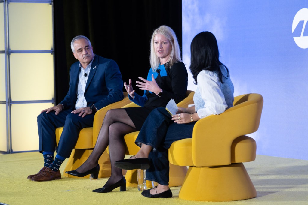 American Airlines Plans 50% Premium Seat Increase on Long-Haul as Luxury Demand Holds Strong