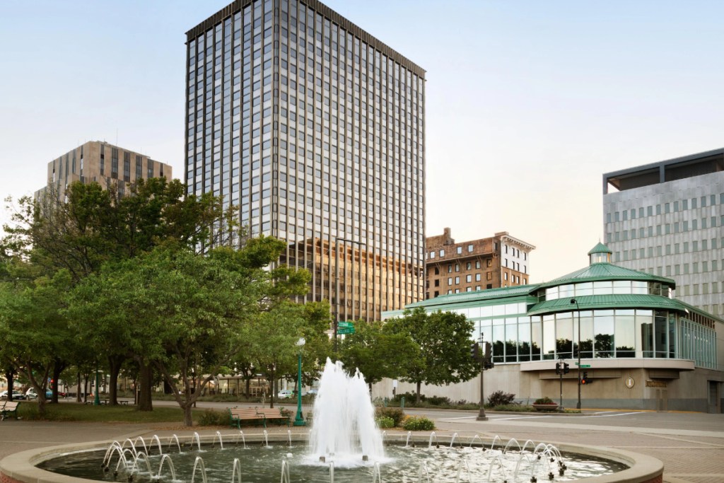 Hilton and IHG Franchisee Suspends Operations During ICE Surge in Minnesota