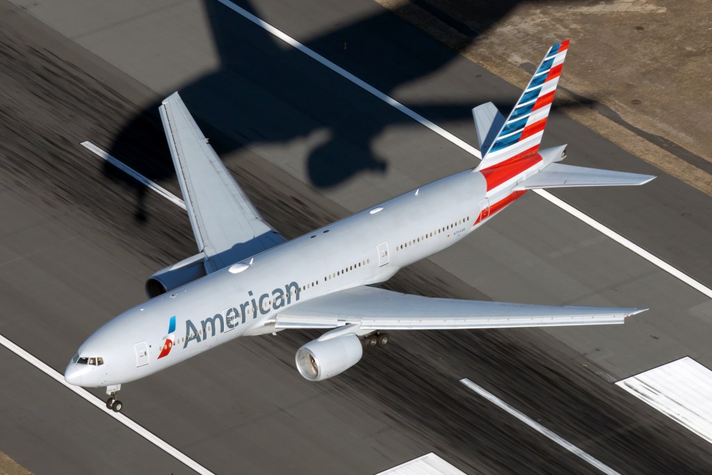 American Airlines Unions Escalate Pressure on CEO After Storm Failures and Weak Profits